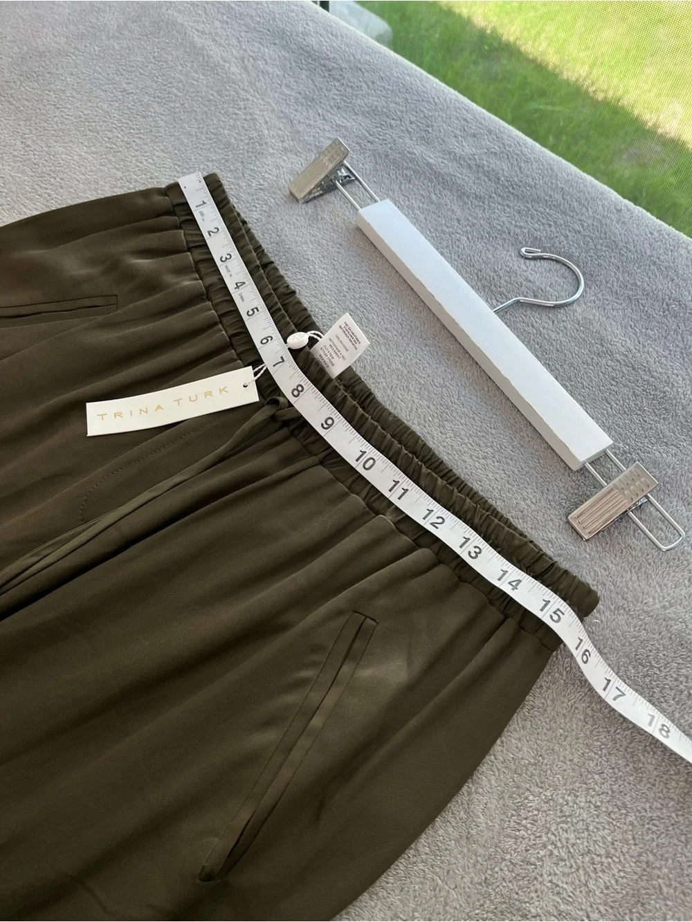 Trina Turk NEW Wide leg Pant Olive Pull on style size Medium - Picture 7 of 9